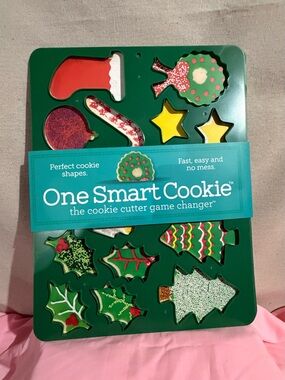 Green Holiday Cookie Cutter Set